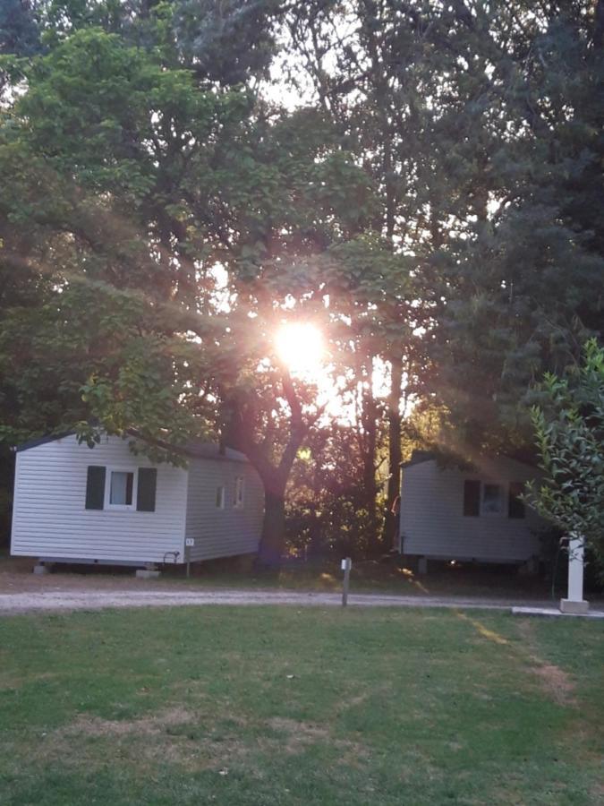 Camping De Baignes Hotel Esterno foto