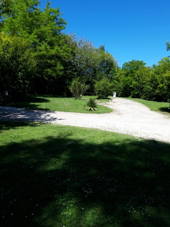 Camping De Baignes Hotel Esterno foto